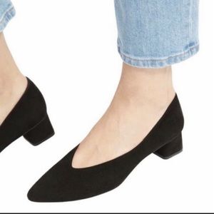 Everlane V heel Black suede